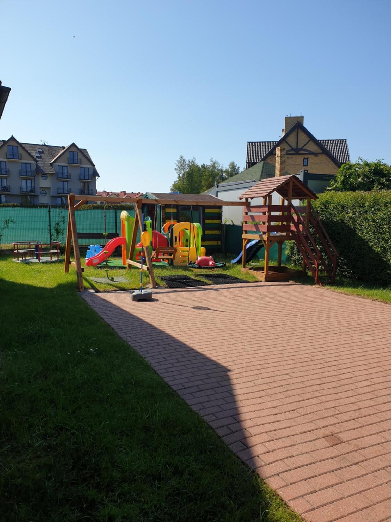 Villa Apartamentowe Domki Drewniane Colorado à Karwia Extérieur photo